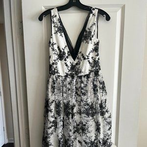 Black and Ivory Vera Wang midi dress Size 6